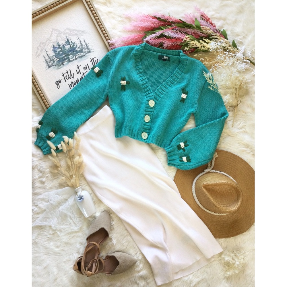 Urban Outfitters 4Si3nna Tegan Green Floral Embroidered Knit Cardigan Sz S
